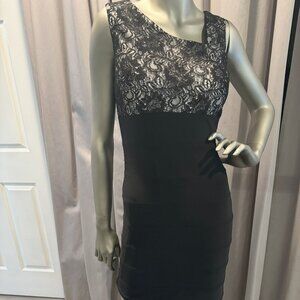 Cachet Black & White Lace Evening Dress  - Size 4